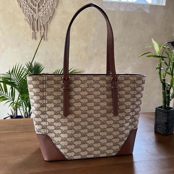 NWT Michael Kors 38T2GXAT3J Aria Large Leather Tote in Beige MSRP: $298